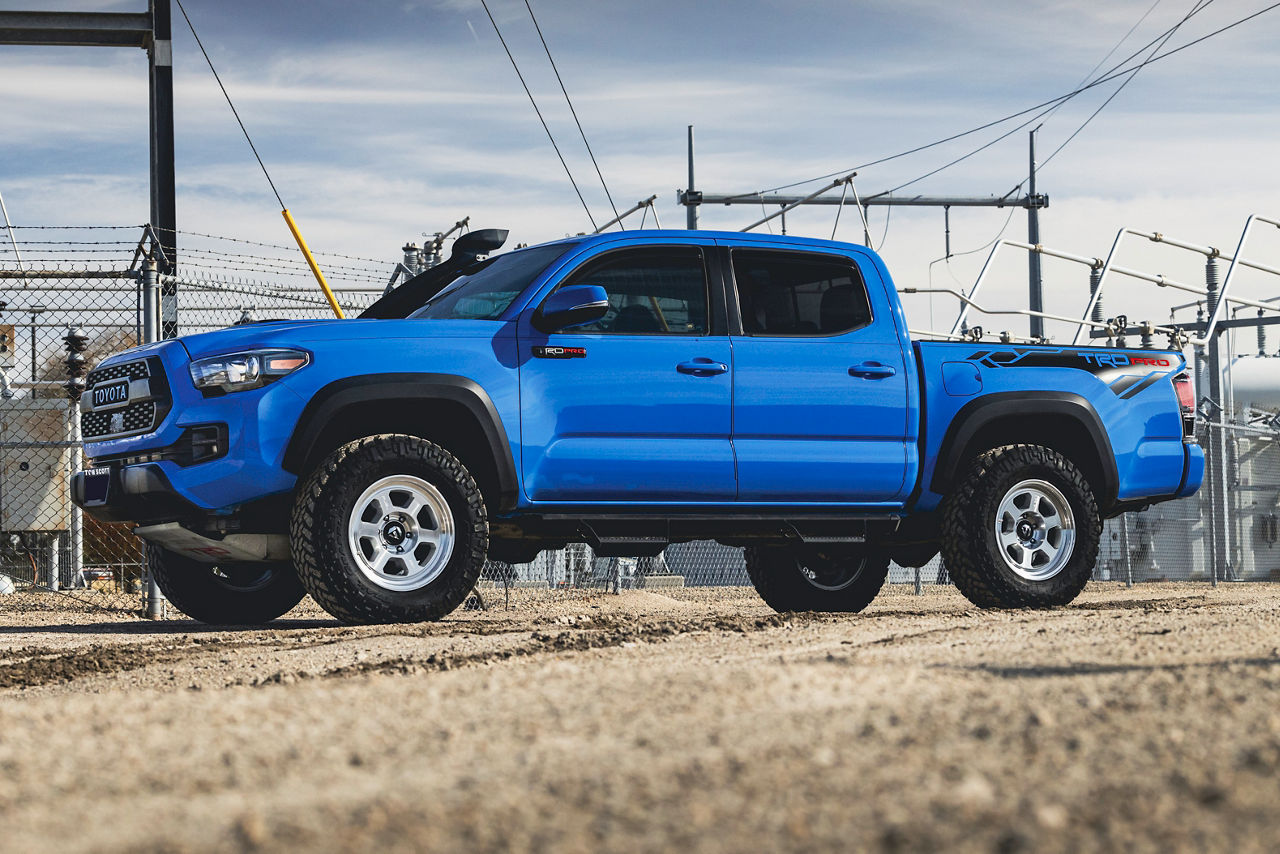 むぎちょこ。 2019 Toyota Tacoma - Fuel HYPE - Machined | Fuel Off-Road Wheels